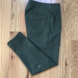 Lululemon &go City Trek Trouser 27” *Fatigue Green Urbanite Twill